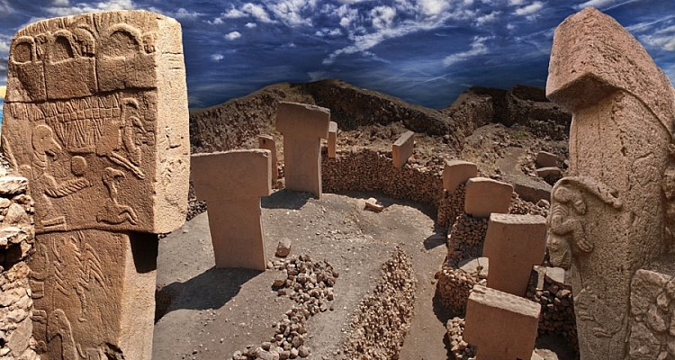 DÜNYANIN EN ESKİ AKEOLOJİK TAPINAĞI: GÖBEKLİTEPE